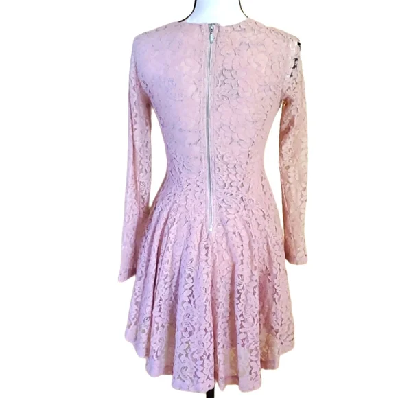 H&M Lace Dress in Blush Pink - Picture 2 of 7